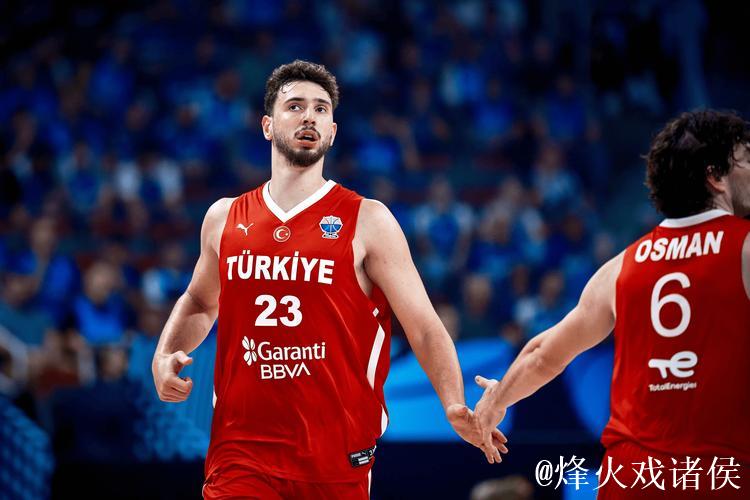 布朗：申京最后意图造犯规，我则选择让他直接投篮